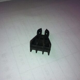 钢筋保护层塑料垫块【2.5帯夹垫块（0.033元/只）