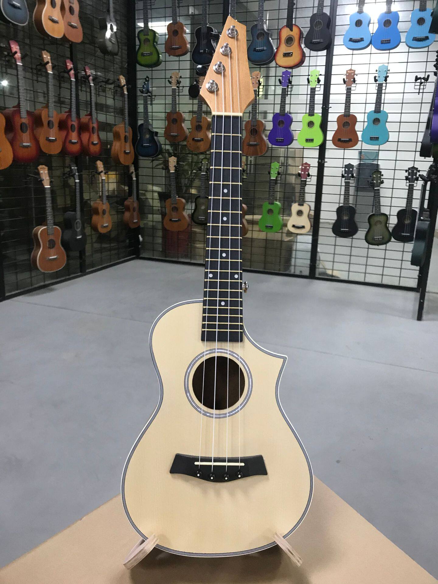 23寸尤克里里Ukulele新款云杉桃花芯夏威夷小四线吉他