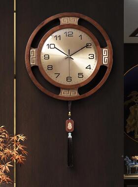 444Z挂新中式实木钟客厅家用大气钟挂表202?5新款轻奢XST免表打孔