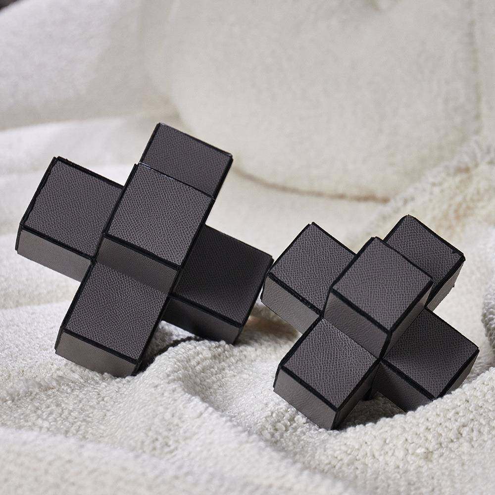 皮软创意简约十字马毛革摆件书房厅桌面样板间电客视柜茶几D2010