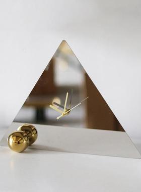极几何简三角形钟表摆件样板房酒店卧售座楼处室桌VMF面时钟钟装