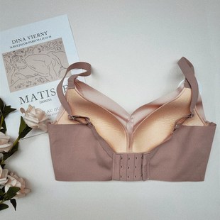 薄款 收副乳内衣大胸显小夏季 三件可混选 全罩杯防凸点 100元