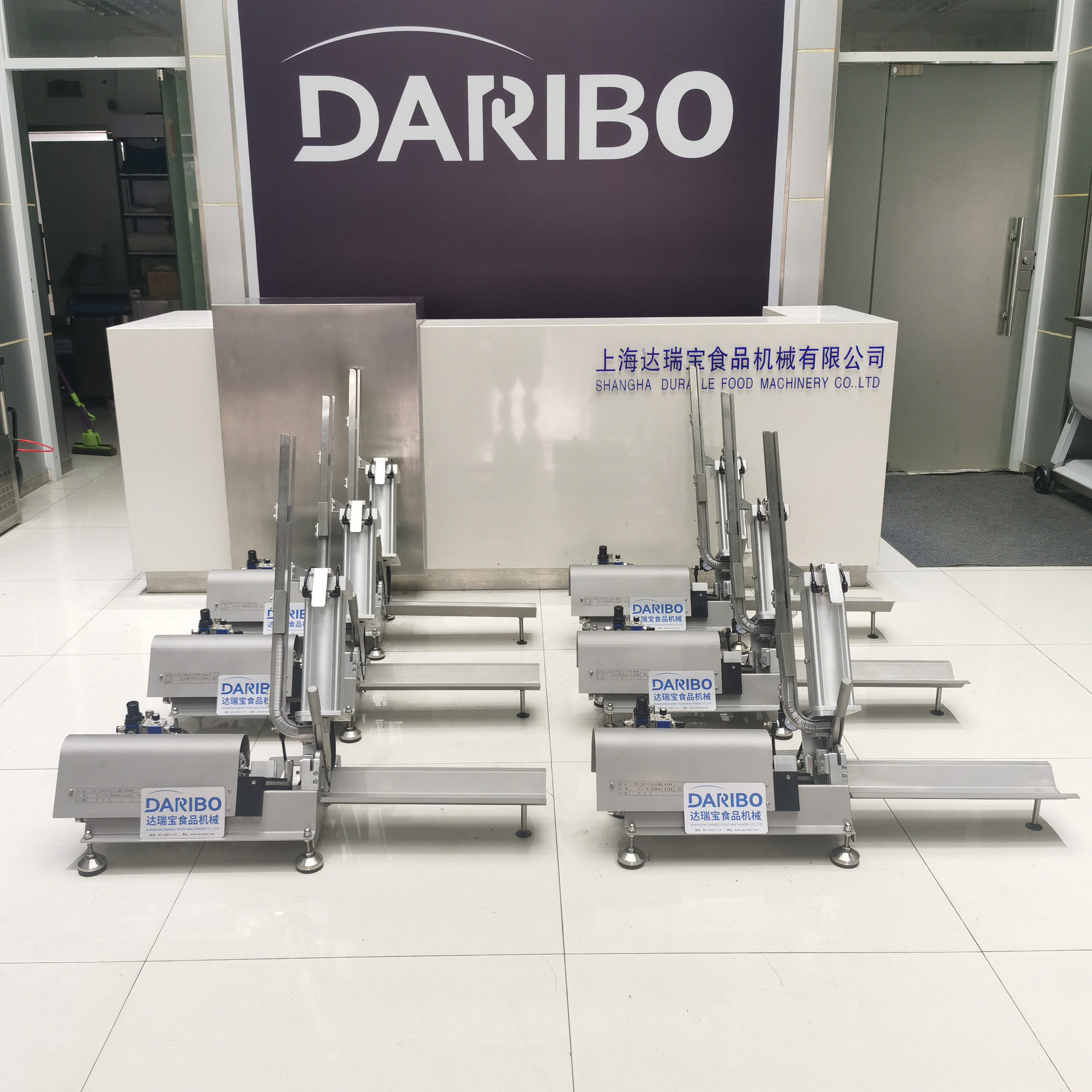 l塑料肠衣塞肉填充打卡机塞肉挤肉封口打卡机另售羊肠包打扣机