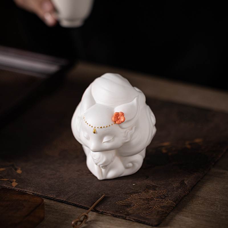 创意德化白瓷九尾狐茶宠摆件可爱治愈系灵狐动物家居客厅桌面装饰