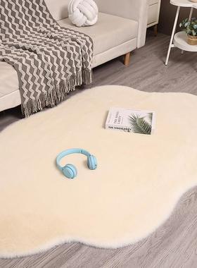 白色短毛绒云朵地毯少女床边毯不规则家用客厅茶几地垫镜前毛毛毯