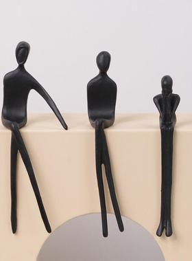 轻奢铸铁女HNP神坐姿件样板家居后间现代别卧墅人物客厅室摆软装