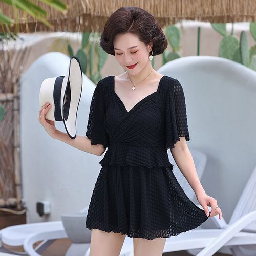 2025新款泡温泉泳衣q女款遮肚显瘦胖MM保守黑色大码连体妈妈高级