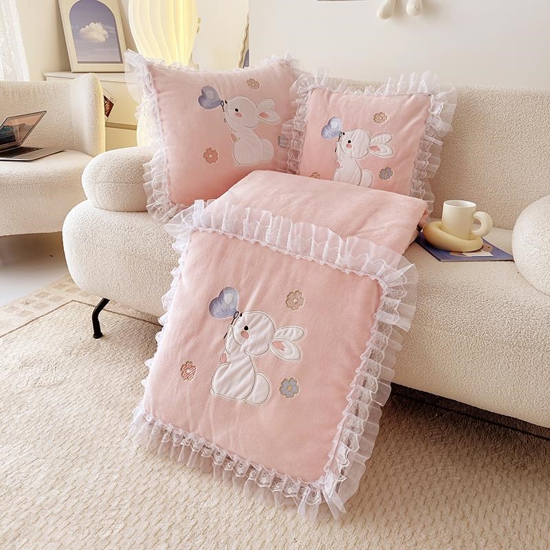 韩版花边抱枕被子两用汽车靠枕办公室沙发午睡加绒小毛毯可收纳毯