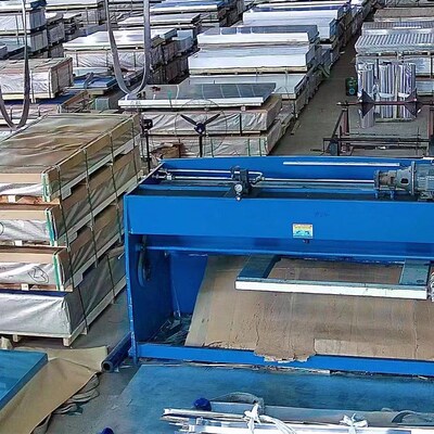 供应3003铝板3003铝合金板5052铝镁合金板5052覆膜折弯铝合板