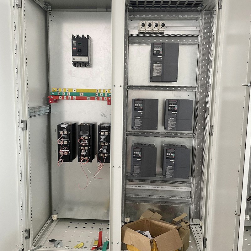 FR-F800系列变频控制柜电气控制柜成套可设计编程 PLC变频控制柜