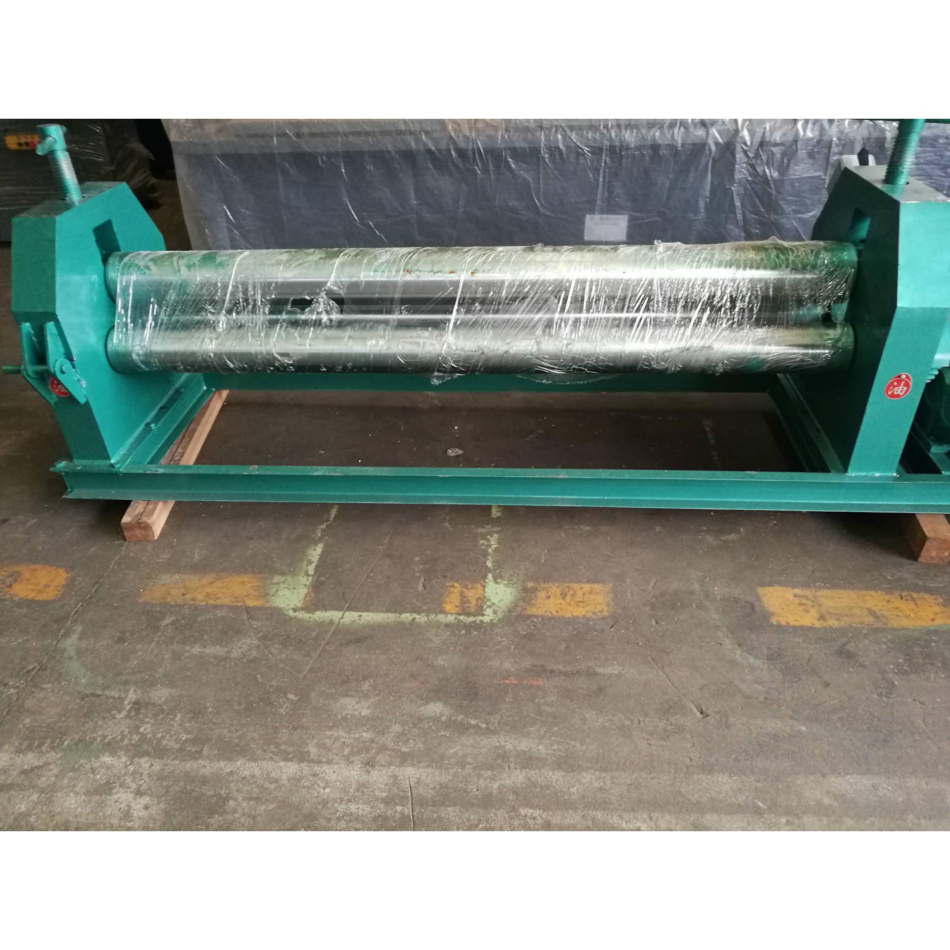 厂家供应上海电动机械卷板机三辊卷板机W11-8*2000卷板机床