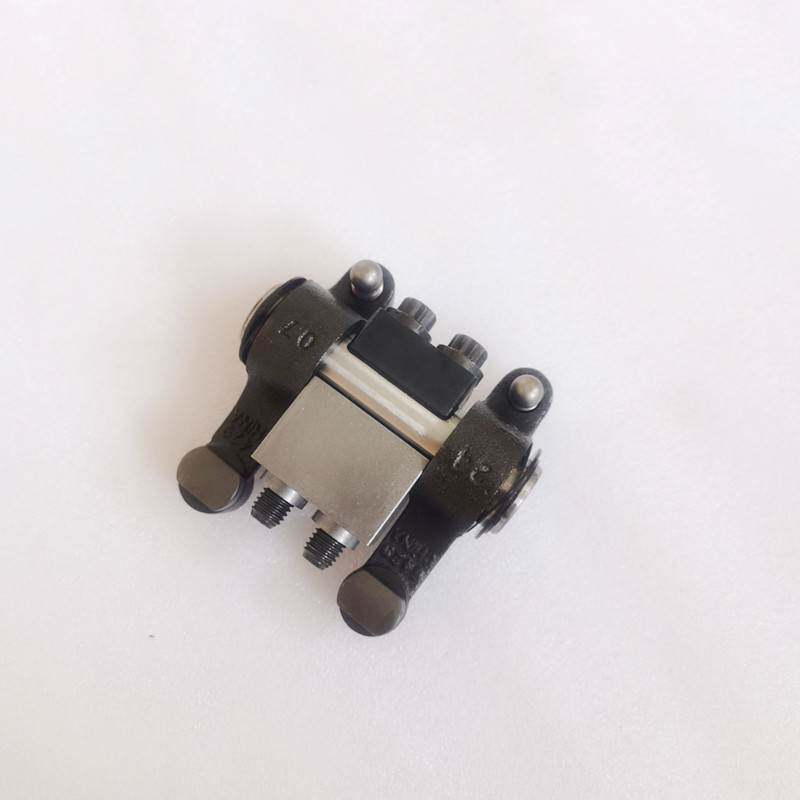 装东风康明斯发动机6CT8.3工程机械摇臂总成3934921 3901717