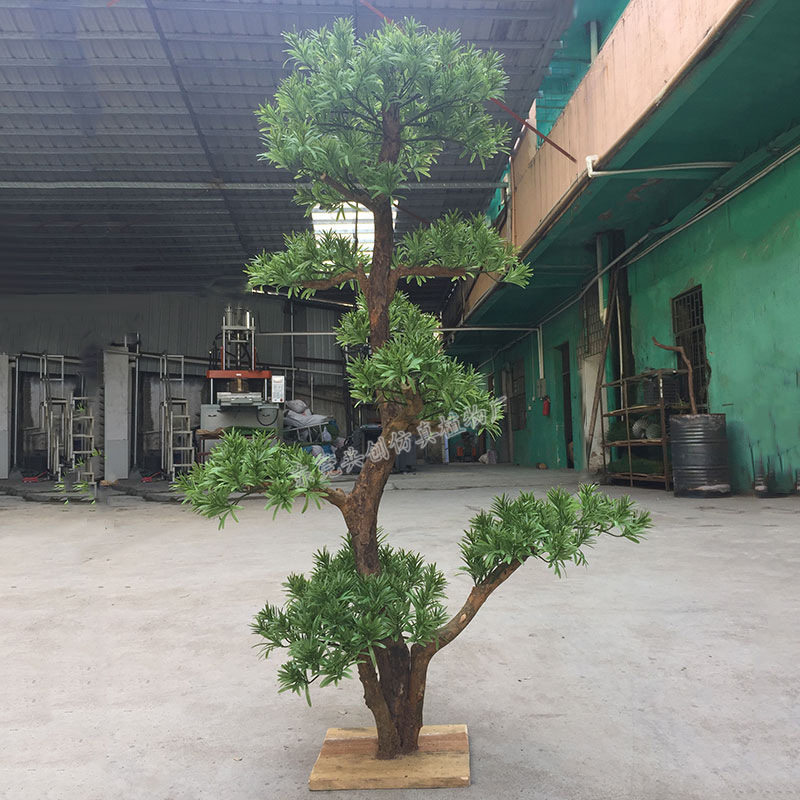 工厂制作大型人造仿真松树塑料叶罗汉松绿植盆景松枝盆栽摆件