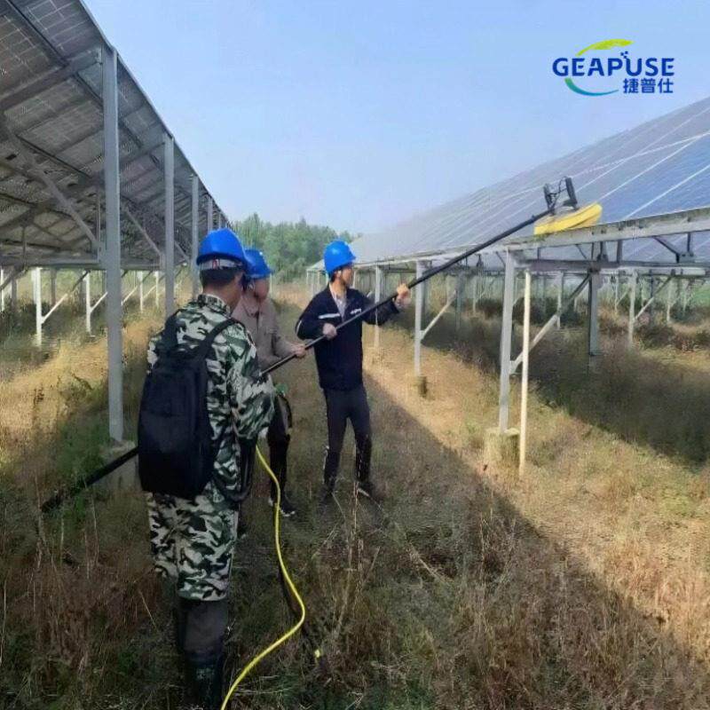 发太阳能光伏板清机器人40008528分布式山地光伏电板清工洁设洗备