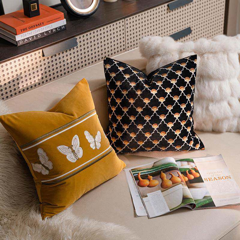 法式中古绒布沙蝴蝶刺绣古HYtweqqe客厅发抱枕复靠垫风名宿样板间