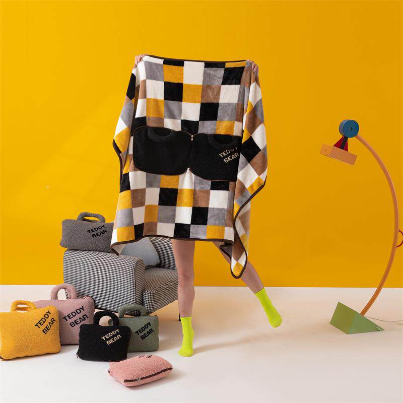 M-240821抱枕合毯子两用午睡毯子二一车用枕头被公室午休靠枕车盖