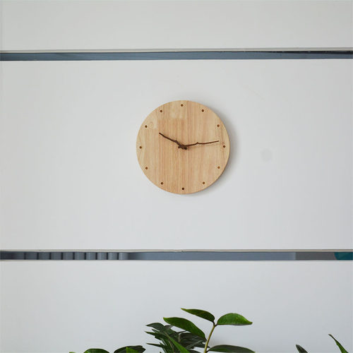 简约大气实木刻度线挂钟客厅卧室静音圆形田园现代扫秒墙表免打孔
