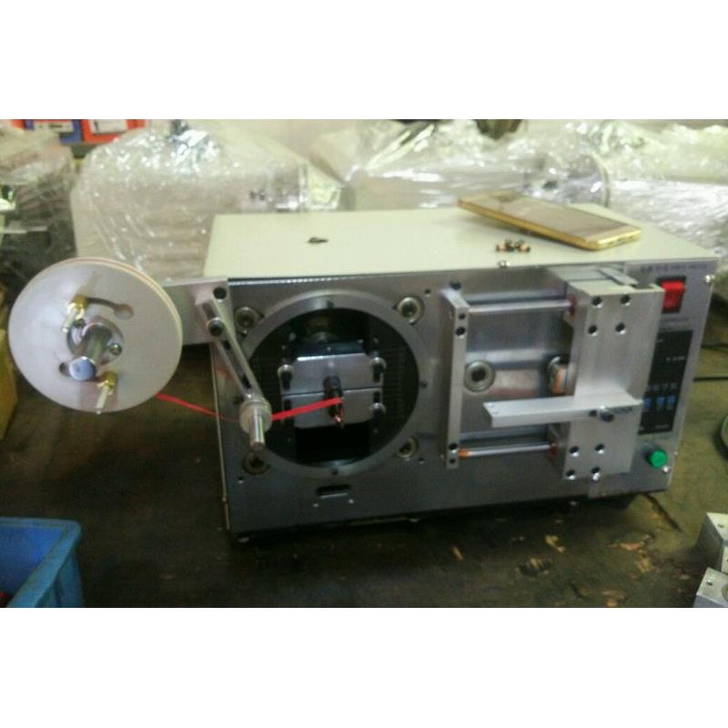 TM-1948S小型自动包胶机EE13EE10EE8.3及更小产品的自动包胶带机
