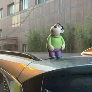 车载歪头呆萌胖虎创意汽车摆件车顶尾部可爱挂件车尾外部装饰