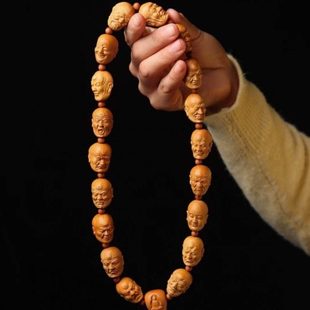 老山檀香木雕十八罗汉手持汽车挂件实木精雕罗汉手把玩件香味浓郁