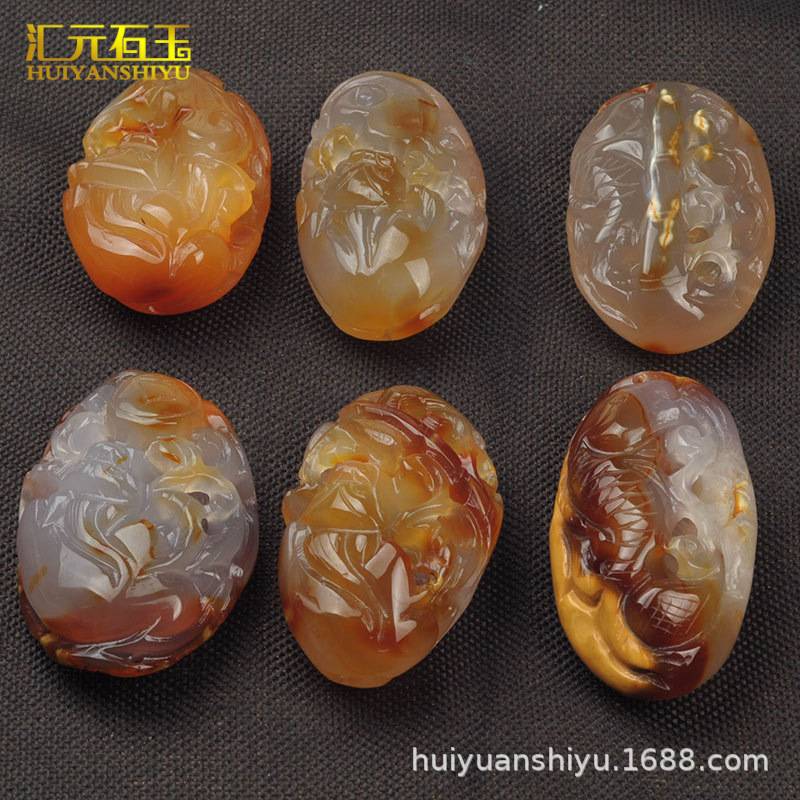 精雕镂空巴西玛瑙原石貔貅手把件男女款福在眼前玉髓把玩件货源