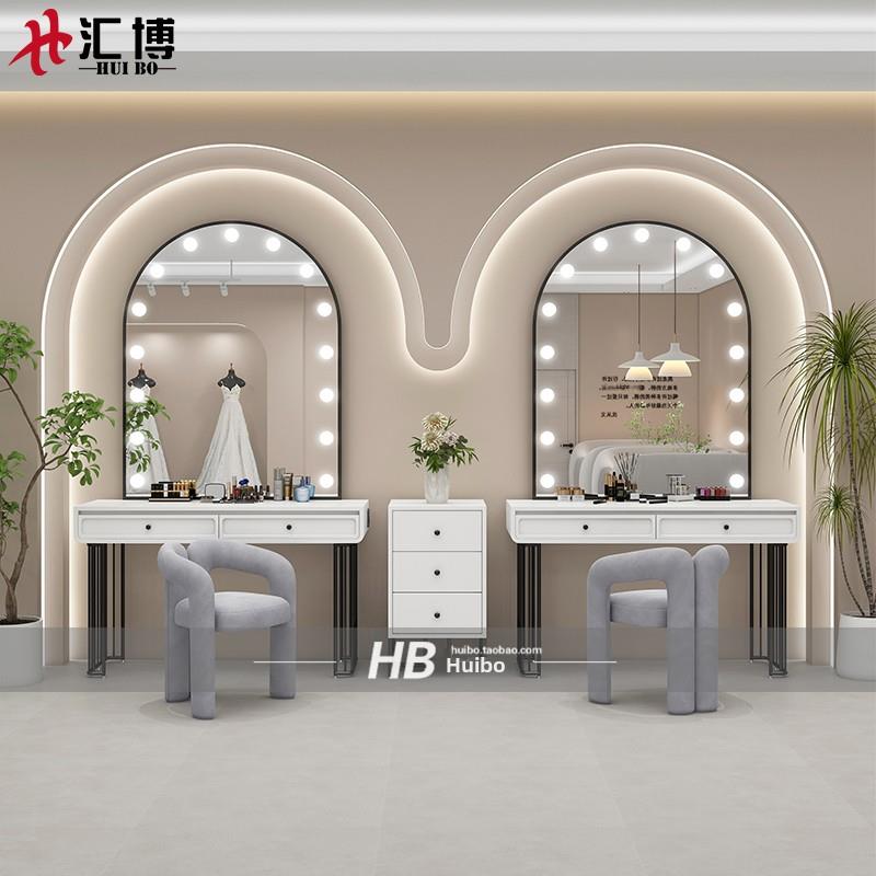 奶油风格工作室专业梳妆台与灯婚纱店礼服店化妆美容工作室特别梳