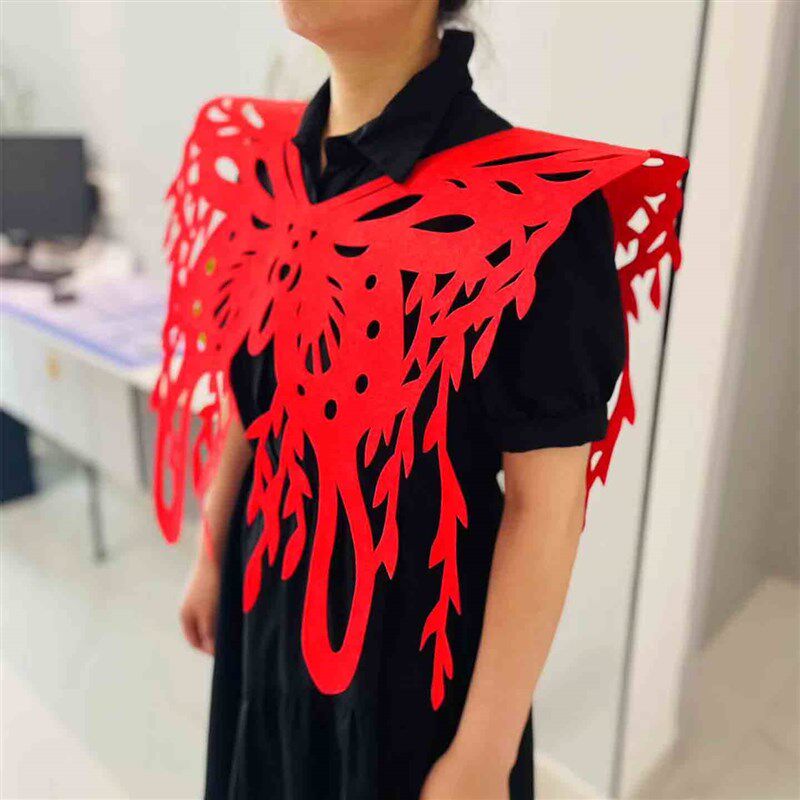 学校走秀 儿童云肩剪纸服装镂空B剪纸成品走秀植绒布剪纸服饰披肩图片