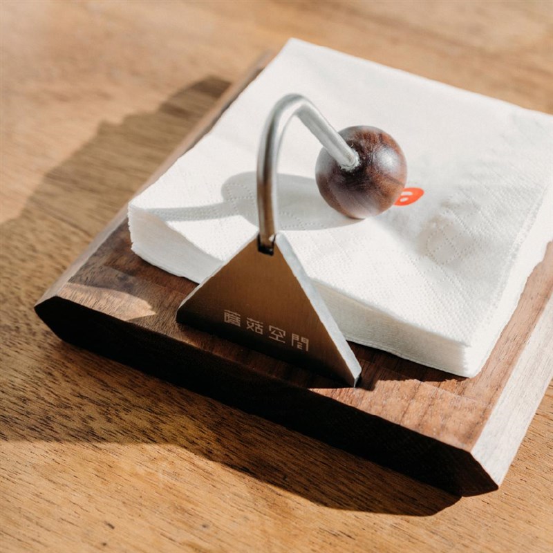 蘑菇空间中古风圆球纸巾架黑胡桃木压台餐厅餐巾纸盒子纸抽收纳盒