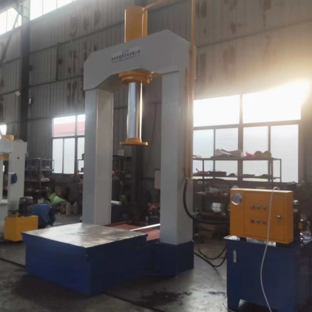 200吨电机转子压装机 200吨龙门液压机 可移动式工作台 定制生产