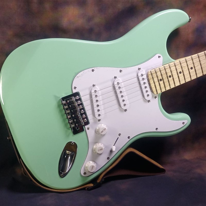 K-GS8-E皮带式电吉s他琴托通过吸盘和尾钉卡舌固定可调节琴颈角度