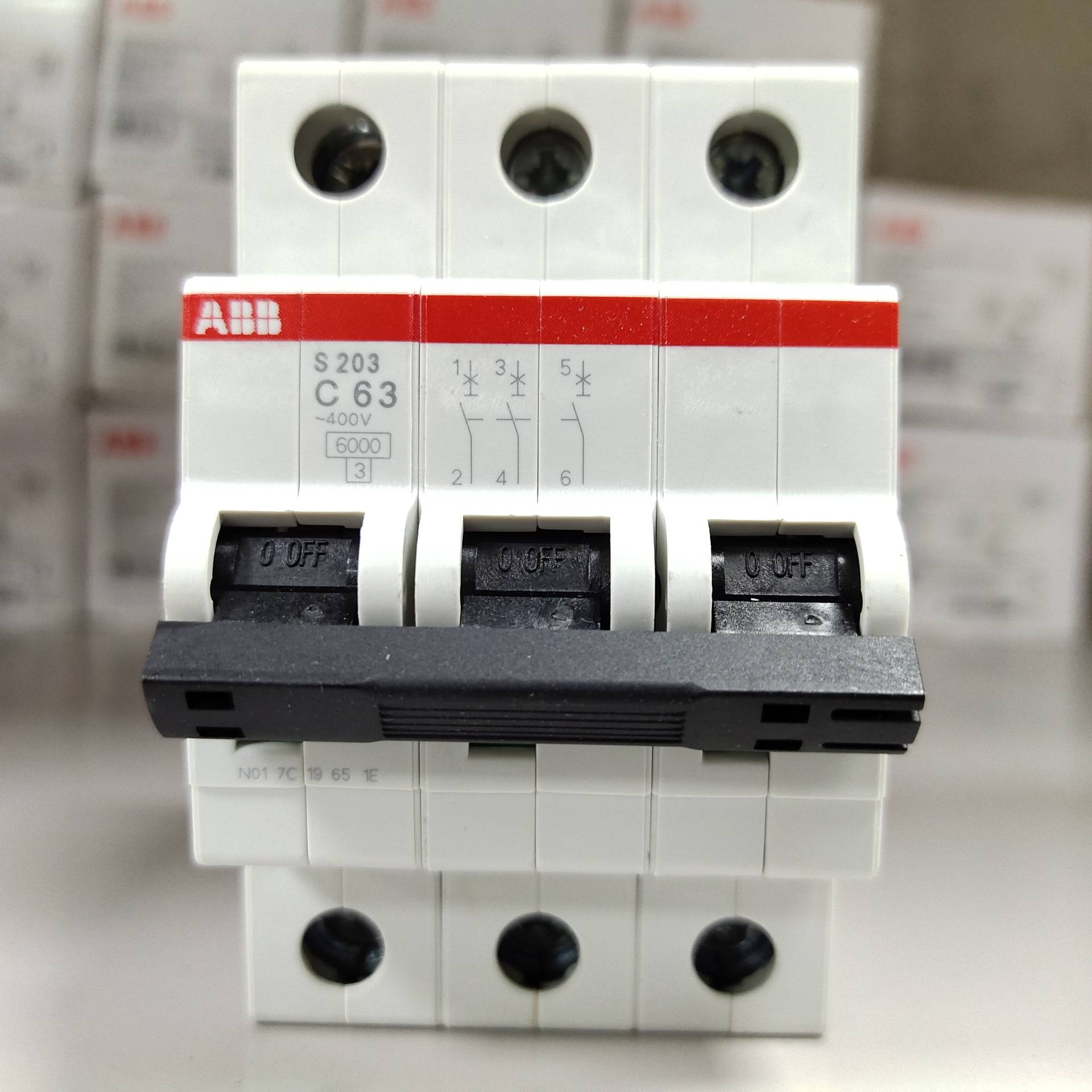 ABB 剩余电流动作断路器GSN201 L C20 AC30 2CSR245052R1204