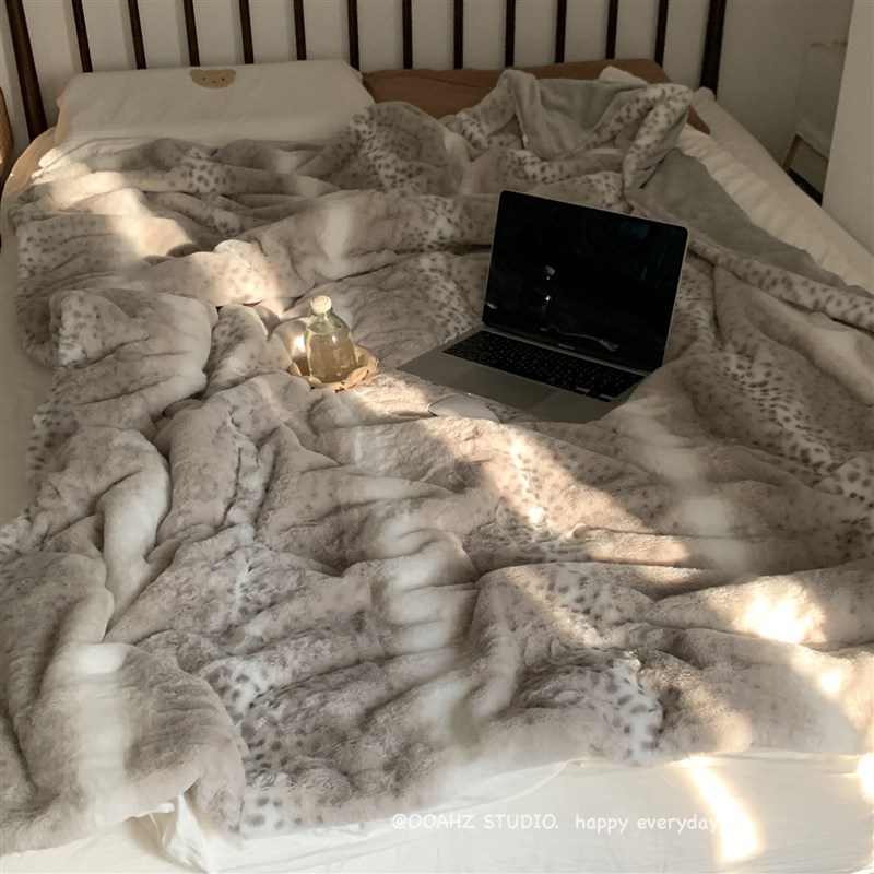 被子里的舒服~加厚l白色豹纹大毯子 双层午睡毯保暖膝盖毯PV绒毛