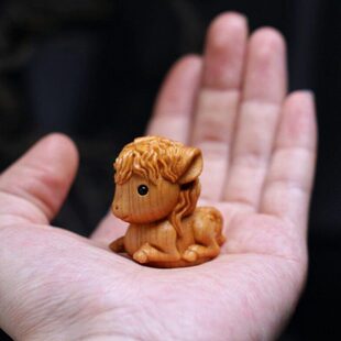 崖柏木雕刻Q萌可爱小马驹男女款木质手把件摆件家用装饰茶桌茶室