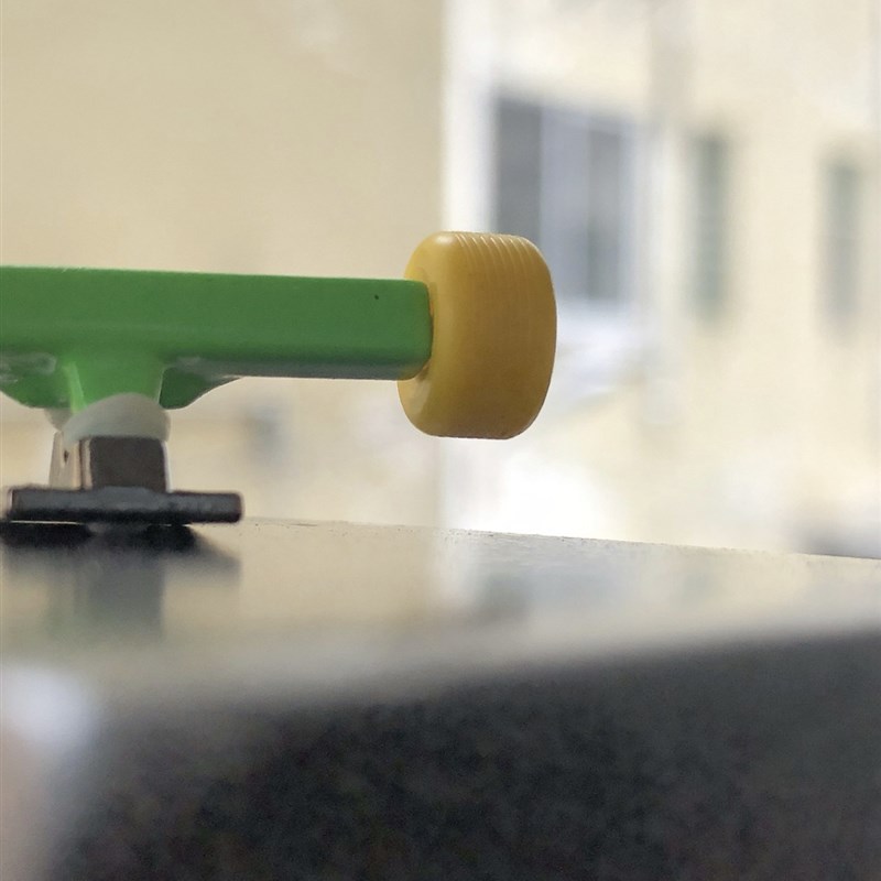 DSG8mm基础款手指滑板轮POM专业白色高速轮子指板轮深鱼滑板