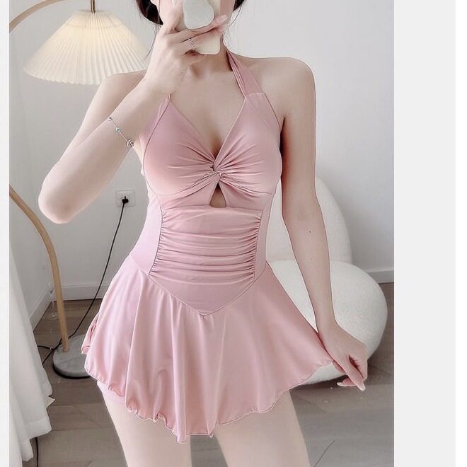 2026夏季泳衣女连体裙式遮肚子微胖修身显瘦ins聚拢海边