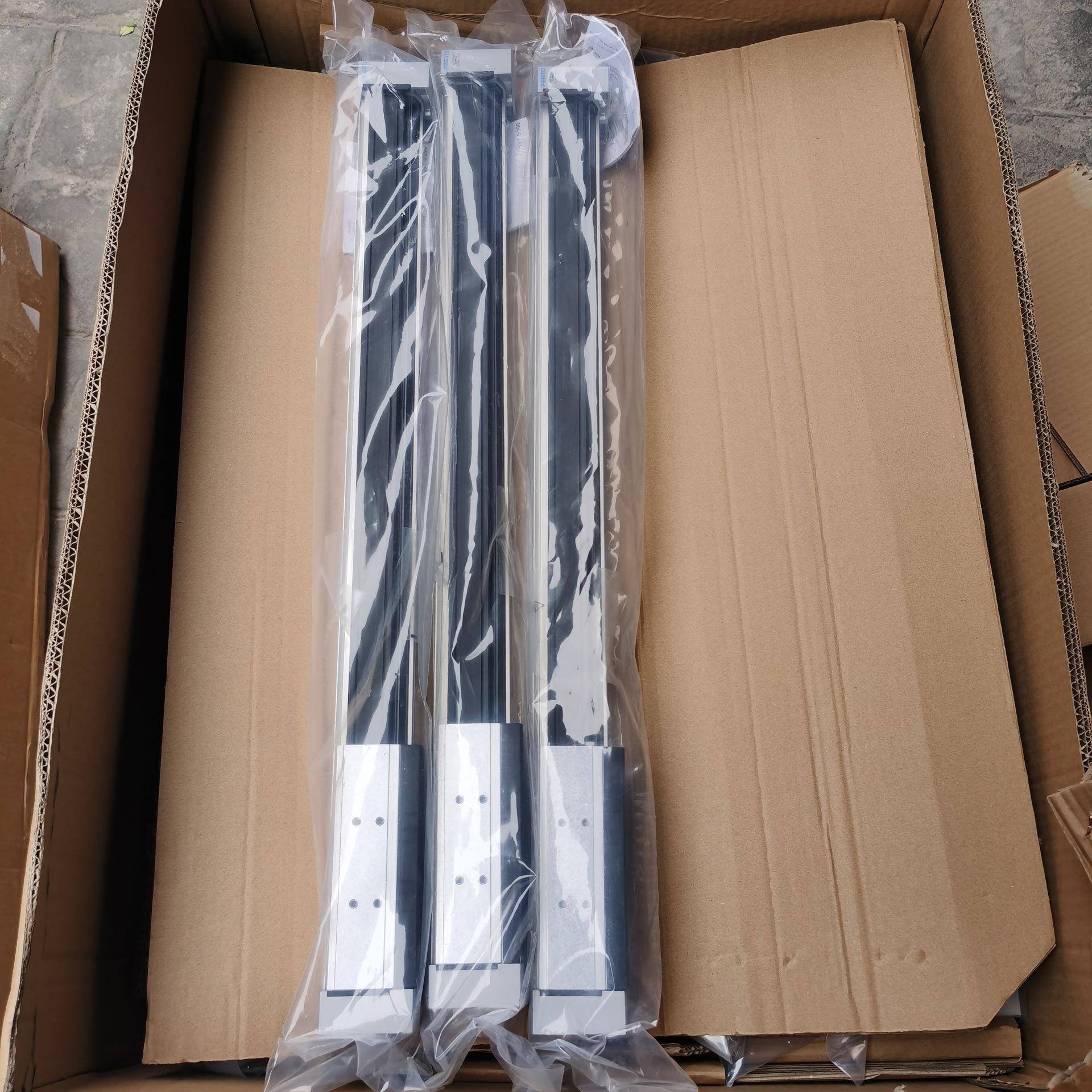 无杆气缸DG-8/12P/81/25/2/40/50/6-GCF/KF/YS100R-PV-A