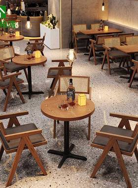 复古式组餐桌椅酒吧美清吧咖啡店实木桌WSQ椅合耐磨透气餐编吧藤