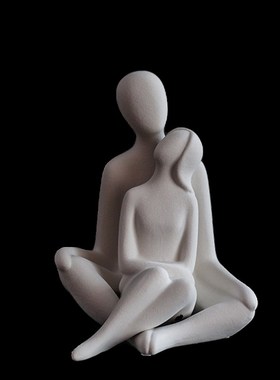 陶瓷磨砂拥抱情侣人物摆件卧室床头装饰玄关酒柜工艺品摆设