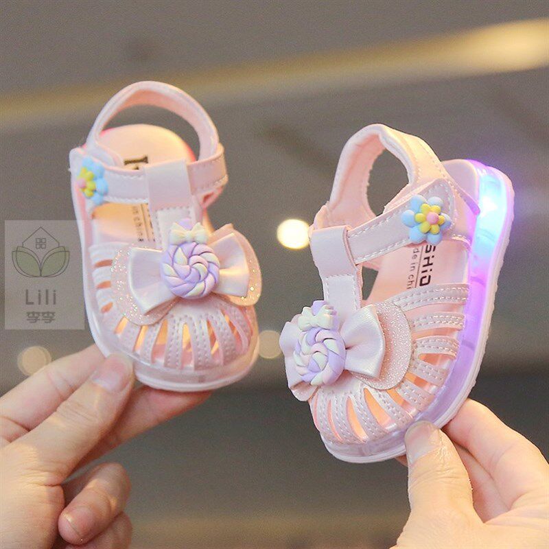 夏季宝宝凉鞋女包头软底学步6-12个月1一2岁女婴幼儿小公主亮灯鞋