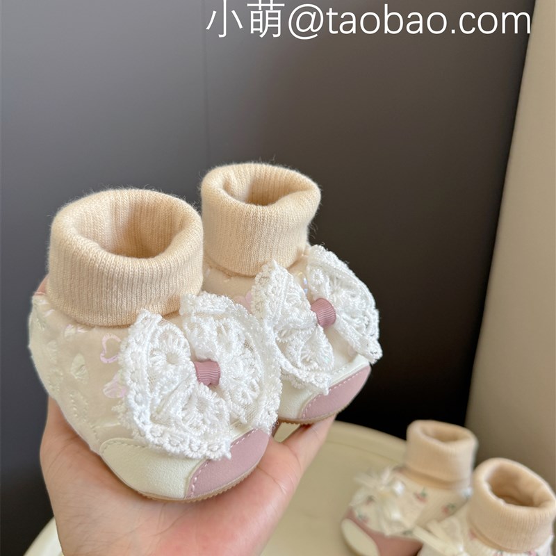 新款婴儿软底步前鞋3-6-9-12个月女宝宝加绒保暖防滑不掉跟棉鞋袜