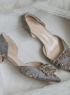 低跟水钻扣单鞋大码女鞋4s0一42脚宽胖加肥加宽低浅口尖头细高跟