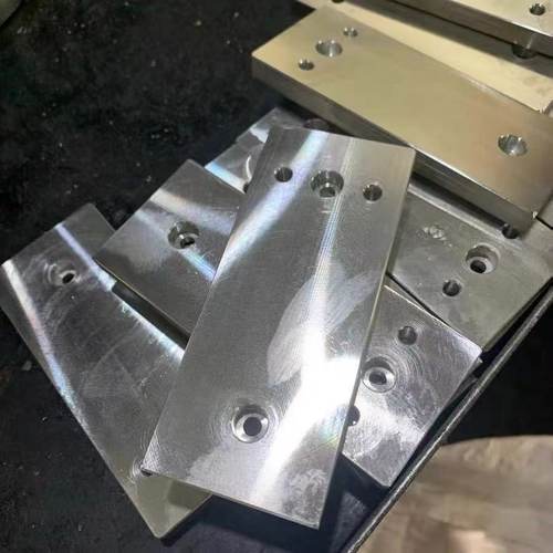 耐磨钢板q235bq345bmn13高锰钢nm400nm50042crmo65mn钢板焊接卷圆