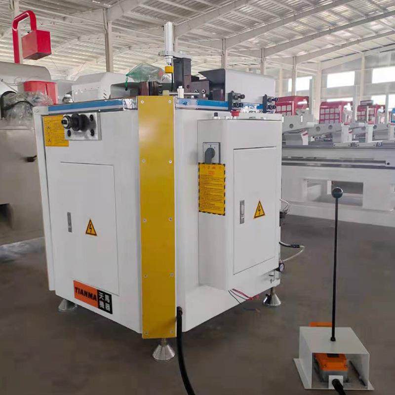 断桥铝门窗机器设备系统门窗用的机器设备有哪些塑钢加设备焊接机