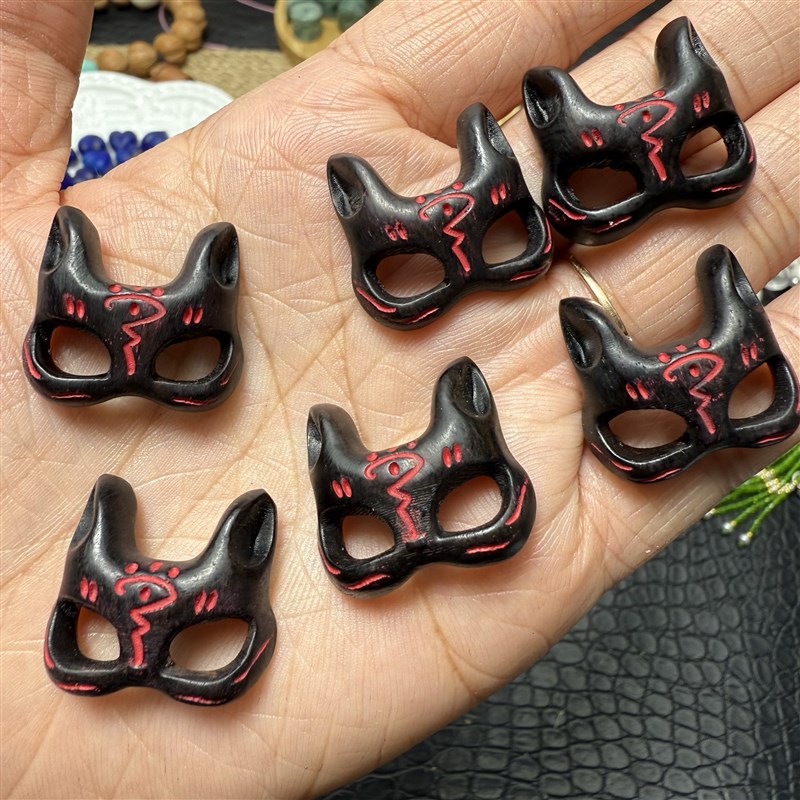 黑檀面具狐手k牌一个约 2223 毫米一个