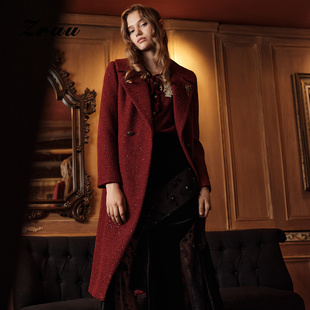 ZRAU保暖复古安克拉红翻领大衣2025冬季新款收腰显瘦长款毛呢外套