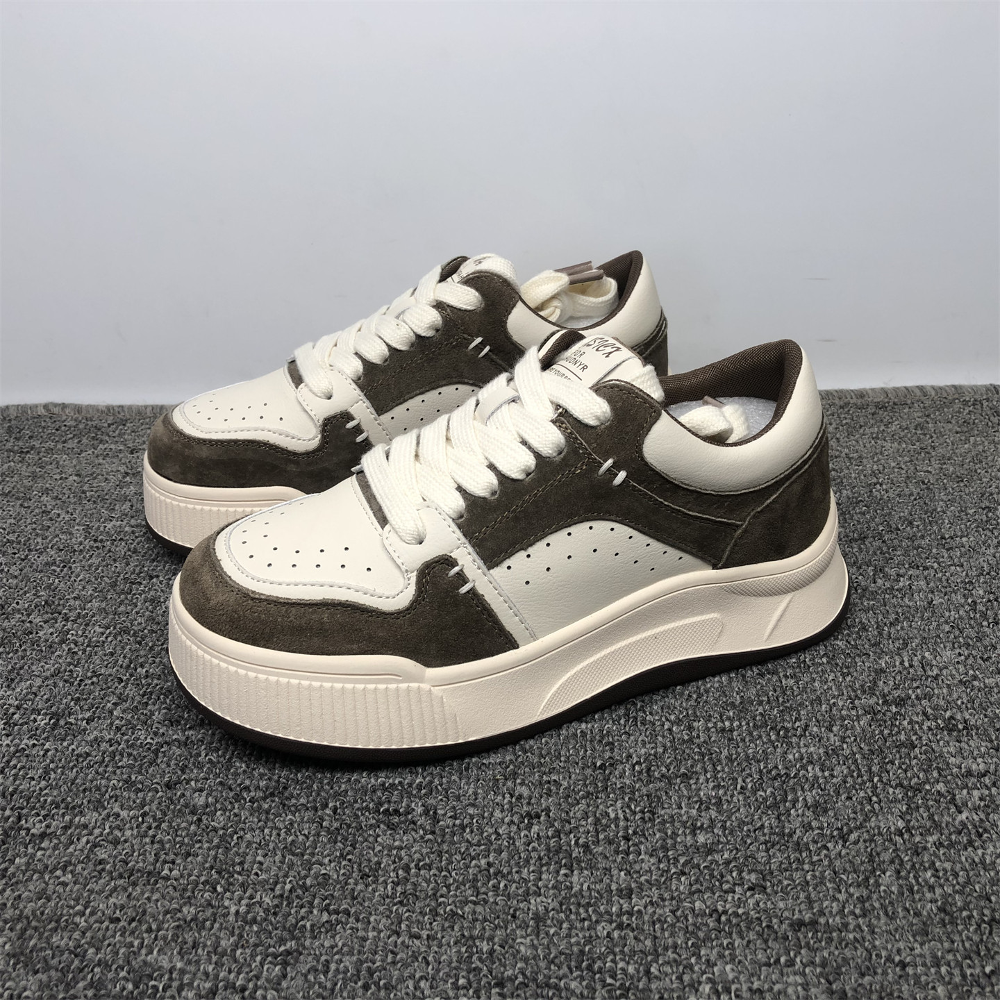 35码品牌撤柜真皮女鞋2025新款厚底休闲时尚舒适运动休闲鞋增高潮,女鞋,时尚休闲鞋,淘宝优惠券,粉丝福利购,淘宝优惠卷