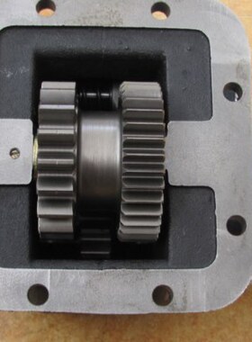 法士特小八档变速箱取力器QD40J 8JS85E-C 8JS75C