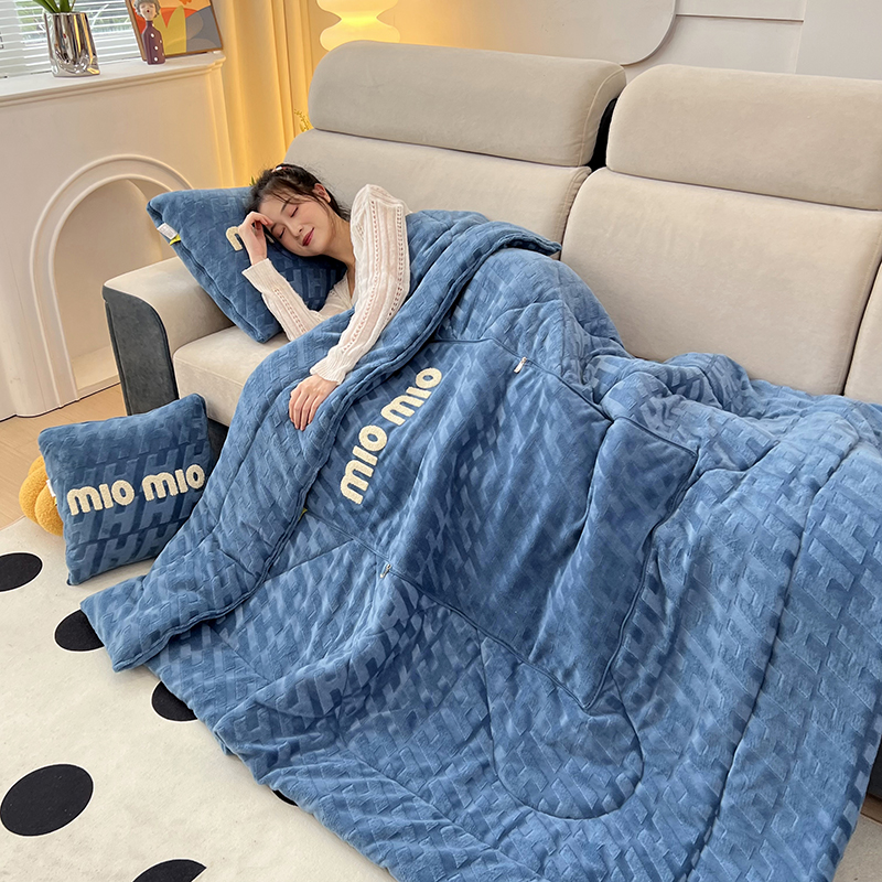 冬加厚牛奶绒车载抱枕被子两用办公室沙发午睡枕S头二合一汽车靠