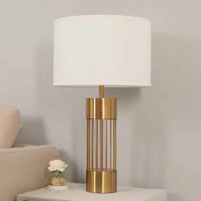 现代轻奢创意金属台灯简约设计师北欧酒店客厅书房茶几卧室床头灯