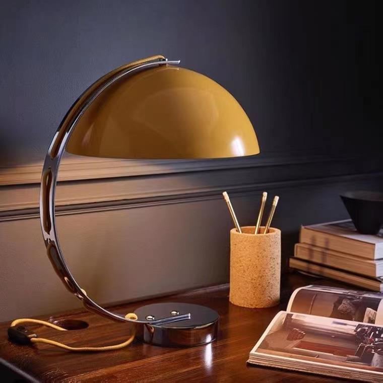 现代简约卧室设计师餐桌灯饰装饰LED彩色灯客厅书桌铁艺床头台灯